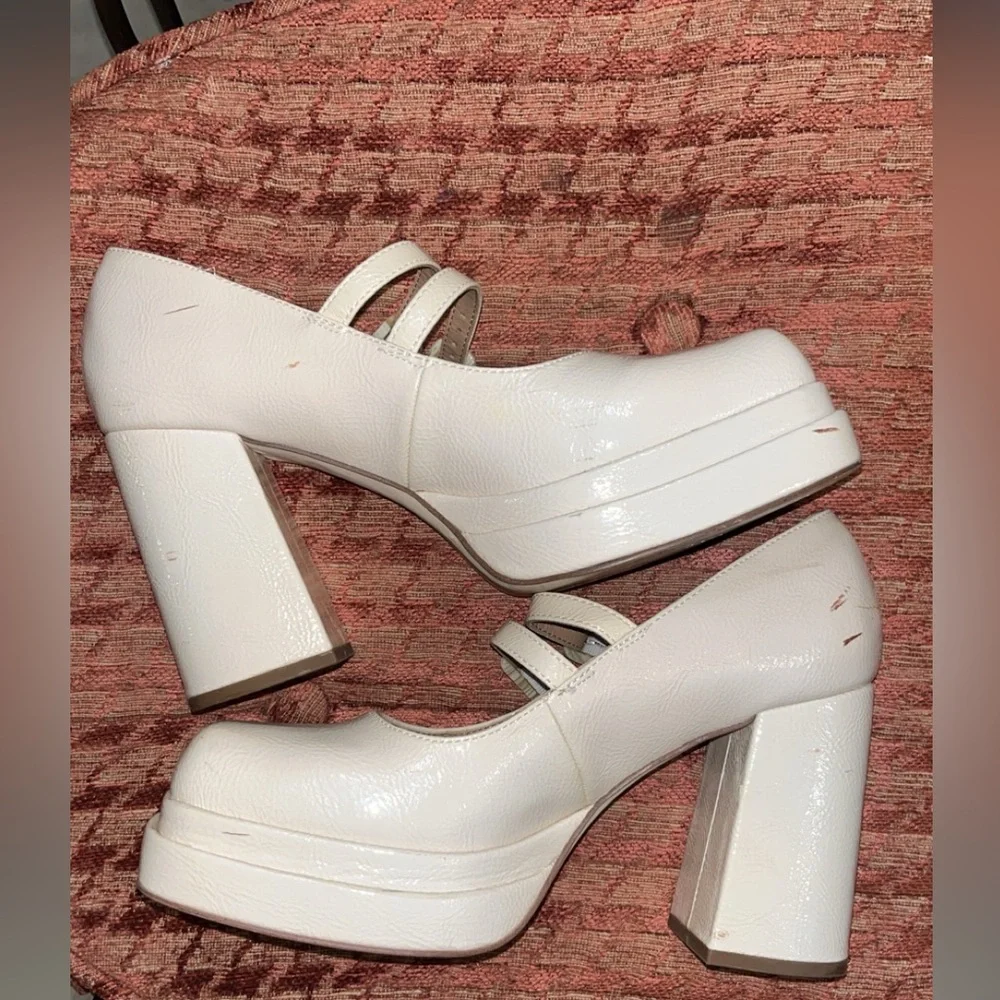 Circus by Sam Edelman White Patent Platform Mary Jane Heels - Picture 1 of 4